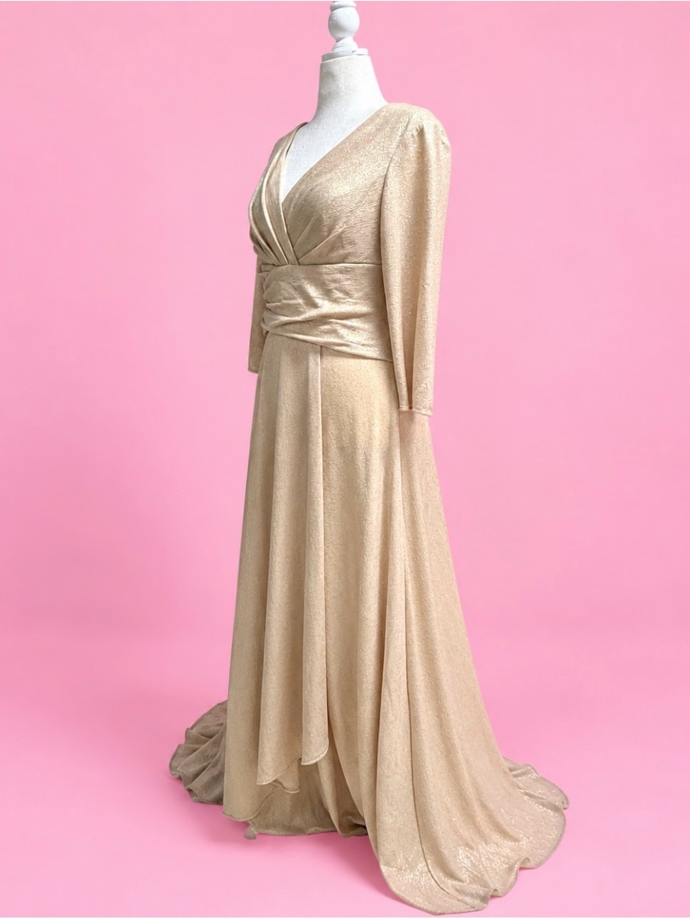 ✨ Oleg Cassini Champagne Metallic Shimmer Formal Dress – Size 14 ✨ - Picture 4 of 6